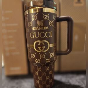 Stanley Brown Quencher H2.0 Tumbler with Gold Accents